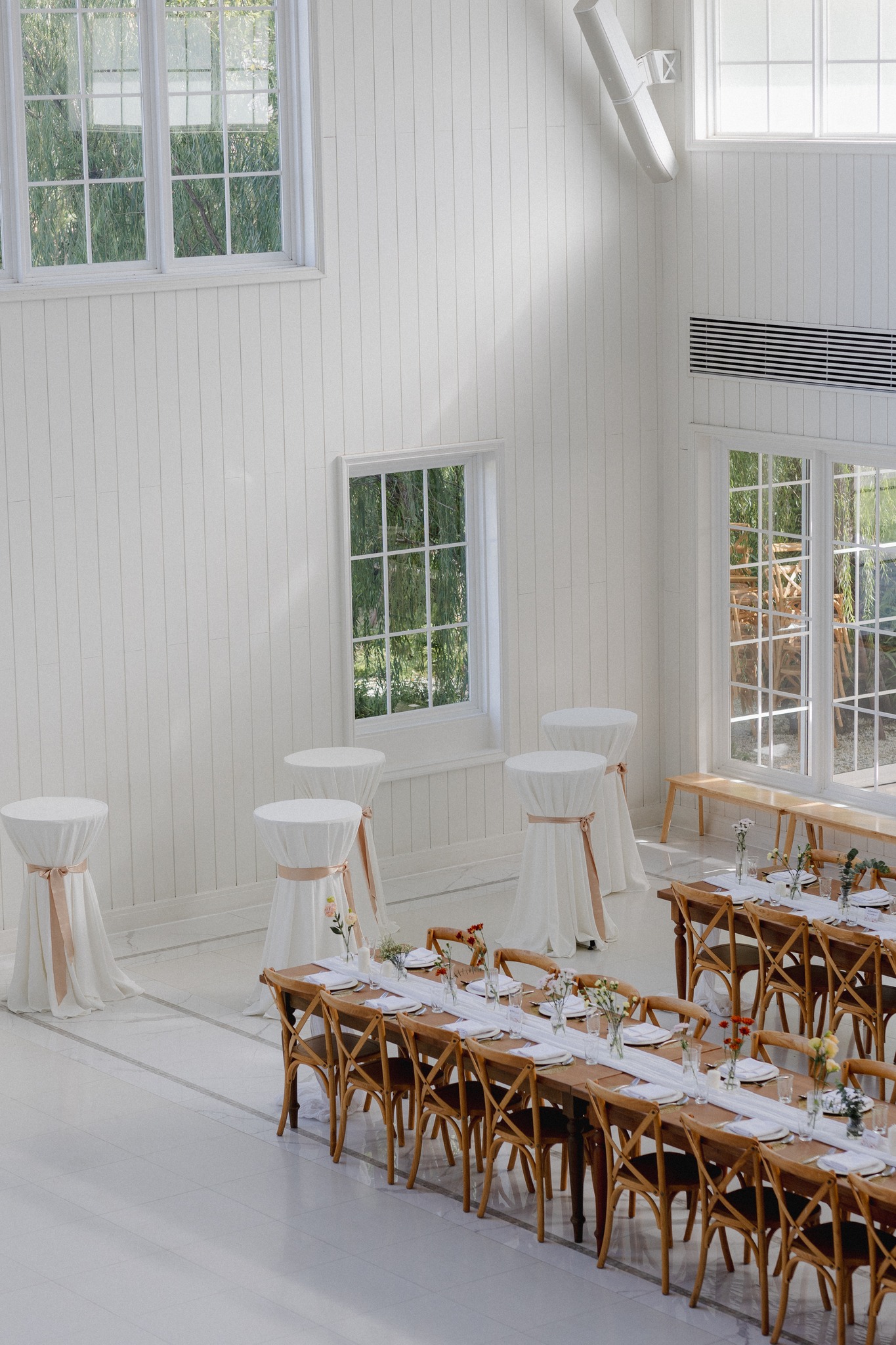 งานแต่งสไตล์ Minimal White Elegance